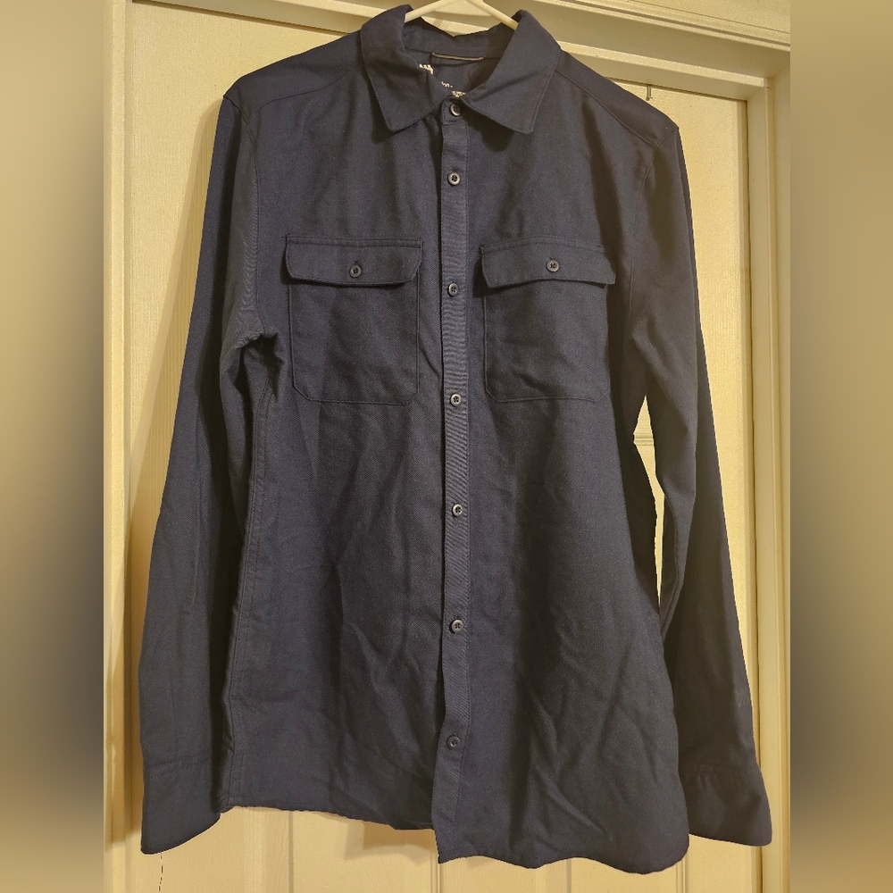 NWT Blue Button Up Long-sleeve Shirt.  Size:S.